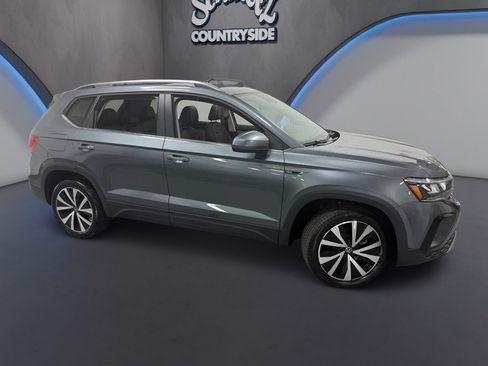 Certified 2023 Volkswagen Taos SE w/ Panoramic Sunroof Package FWD image 3