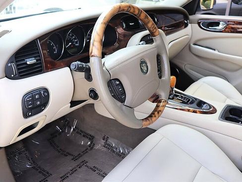 Used 2004 Jaguar XJ8 RWD image 17