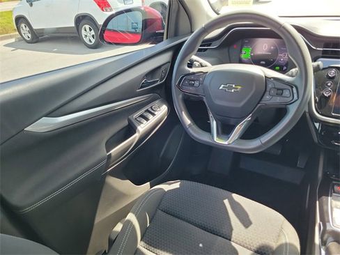 Certified 2023 Chevrolet Bolt EUV LT w/ Driver Confidence Package image 14