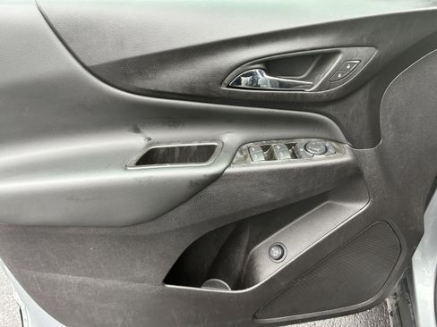 Used 2024 Chevrolet Equinox LT AWD/4WD image 24