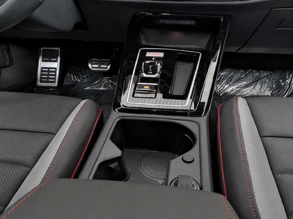 New 2026 Volkswagen GTI SE FWD image 21