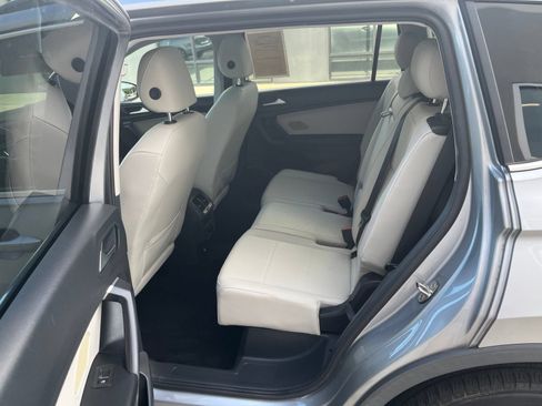 Used 2021 Volkswagen Tiguan SE w/ Panoramic Sunroof Package FWD image 27