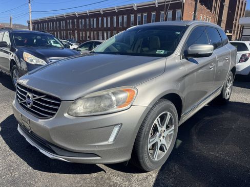 Used 2015 Volvo XC60 T6 w/ Proximity Package AWD/4WD image 1