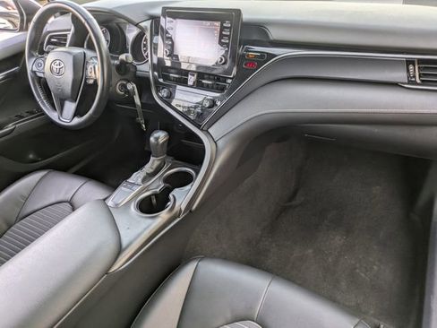 Used 2024 Toyota Camry SE image 30