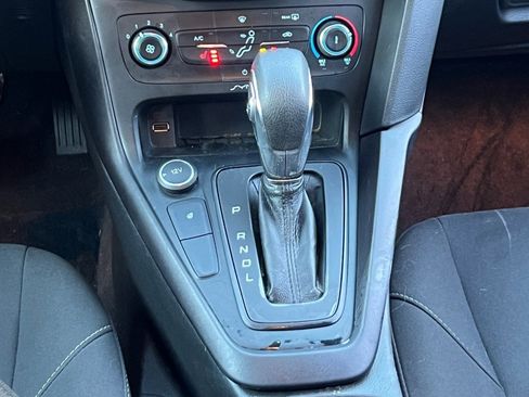 Certified 2017 Ford Focus SE w/ Cold Weather Package image 18