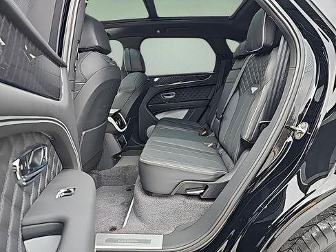 New 2025 Bentley Bentayga image 32