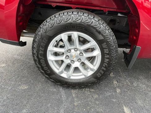 Used 2024 Chevrolet Silverado 1500 LT w/ Z71 Off-Road Package AWD/4WD image 6