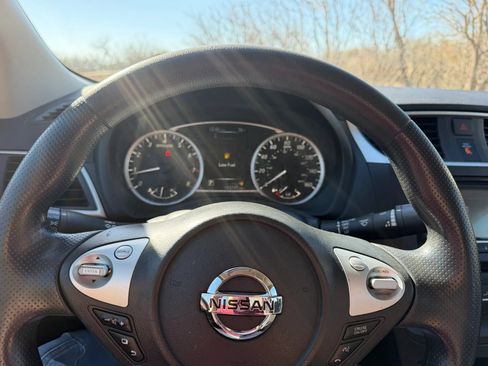Used 2018 Nissan Sentra S FWD image 11