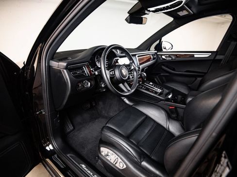 Used 2023 Porsche Macan S AWD/4WD image 4