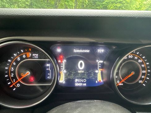Used 2021 Jeep Gladiator Sport AWD/4WD image 13