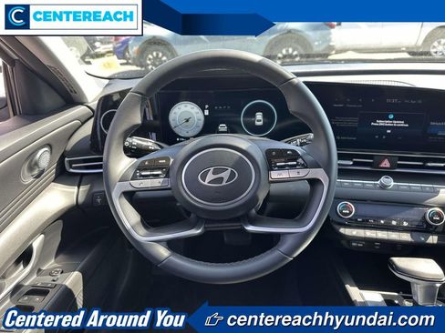 Used 2024 Hyundai Elantra SEL w/ Convenience Package FWD image 12