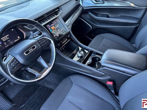 Used 2022 Jeep Grand Cherokee L Laredo w/ Luxury Tech Group I AWD/4WD image 10