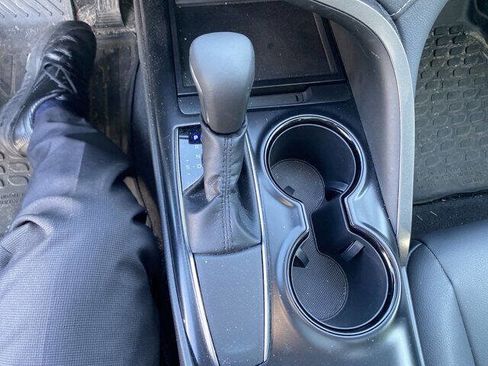 Used 2019 Toyota Camry SE w/ Convenience Package image 54