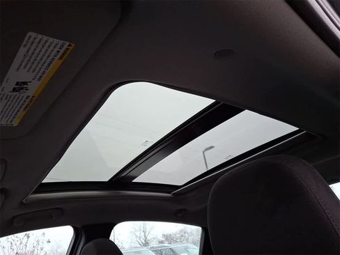 Used 2020 Chevrolet Malibu LT image 14