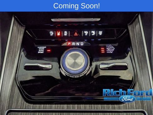 Used 2024 Jeep Wagoneer L Series III w/ Premium Group I AWD/4WD image 9