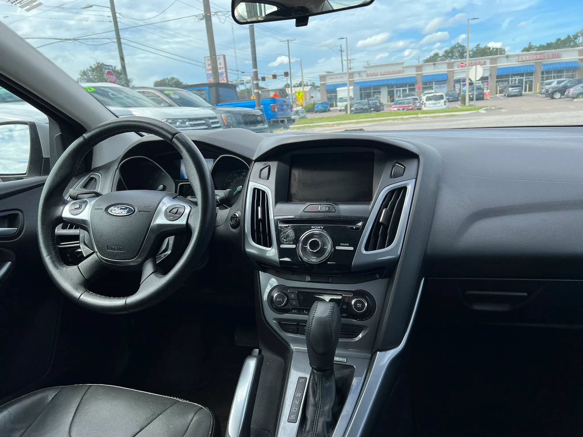 Used 2013 Ford Focus Titanium w/ Titanium Handling Pkg FWD image 12