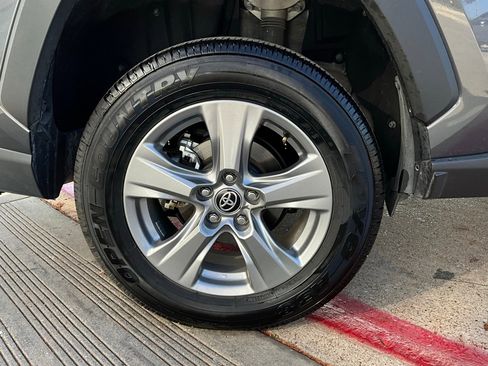 Used 2025 Toyota RAV4 XLE image 9