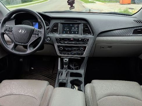 Used 2017 Hyundai Sonata Sport w/ Value Edition Package 02 FWD image 13