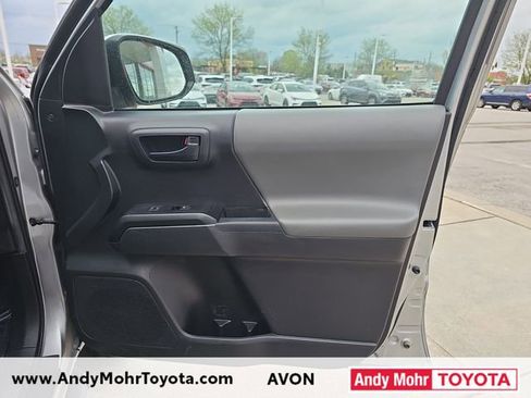 Used 2022 Toyota Tacoma SR AWD/4WD image 36