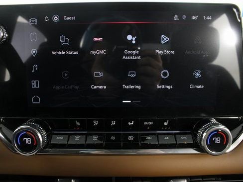 New 2026 GMC Canyon AT4 w/ Off-Road Front Bumper Package image 4