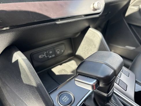 Certified 2026 Kia Sportage EX w/ EX Panorama Roof Package AWD/4WD image 22