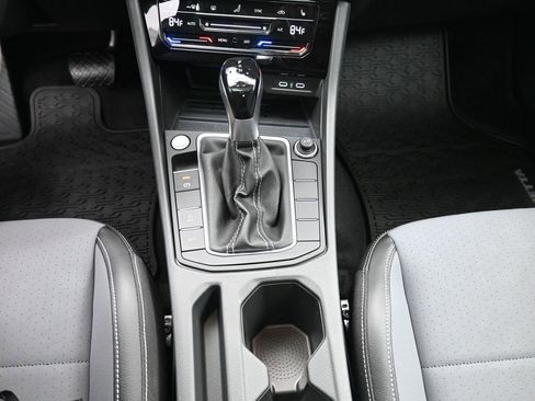 New 2026 Volkswagen Jetta SE image 13