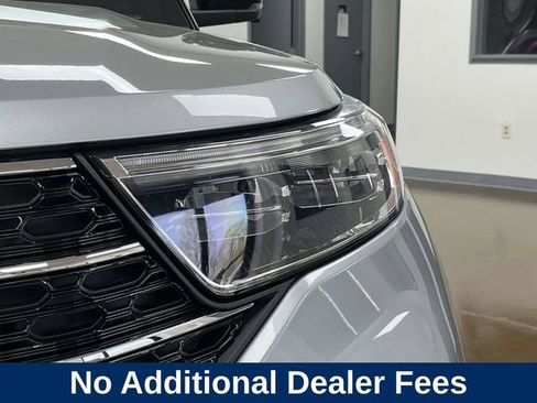 Used 2024 Ford Explorer XLT w/ Equipment Group 202A RWD image 11