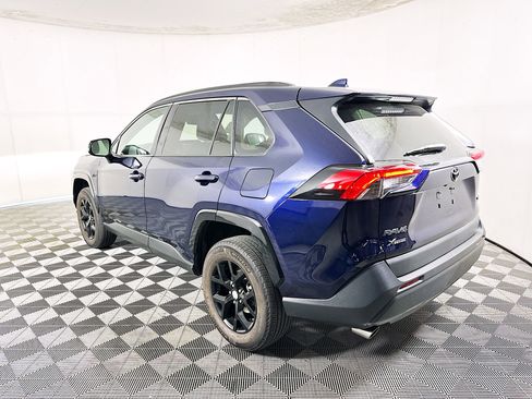 Used 2022 Toyota RAV4 XLE w/ Convenience Package image 5