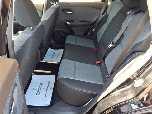 Used 2023 Nissan Rogue SV image 12