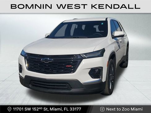 Used 2022 Chevrolet Traverse RS image 2