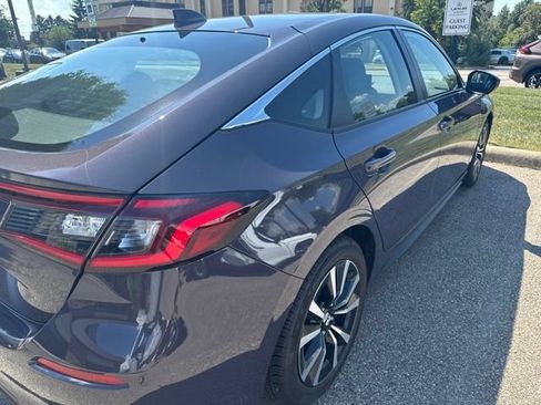 Used 2024 Honda Civic EX-L image 3