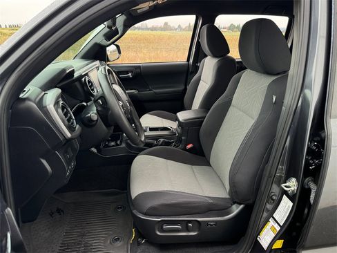 Certified 2020 Toyota Tacoma TRD Sport image 9