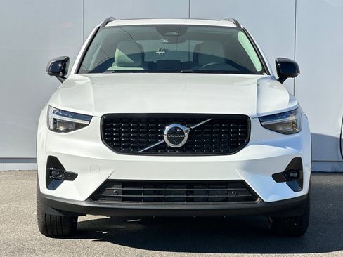 New 2026 Volvo XC40 B5 Plus w/ Protection Package Premier image 8