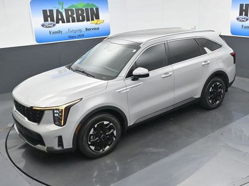 Used 2025 Kia Sorento S w/ Panoramic Sunroof Package FWD image 24