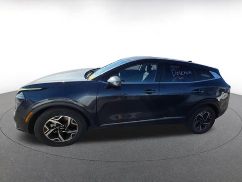 Used 2025 Kia Sportage LX image 4