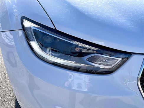 Used 2023 Chrysler Pacifica Touring-L image 28