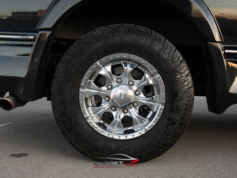 Used 2017 Chevrolet Express 2500 image 11