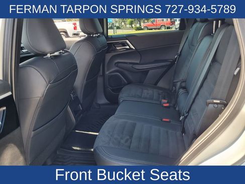 Used 2023 Mitsubishi Outlander SE image 13