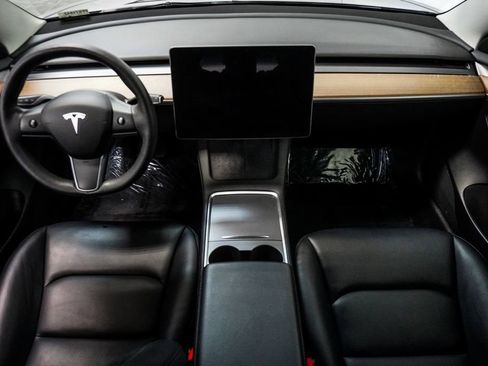 Used 2023 Tesla Model 3 Standard Range image 13