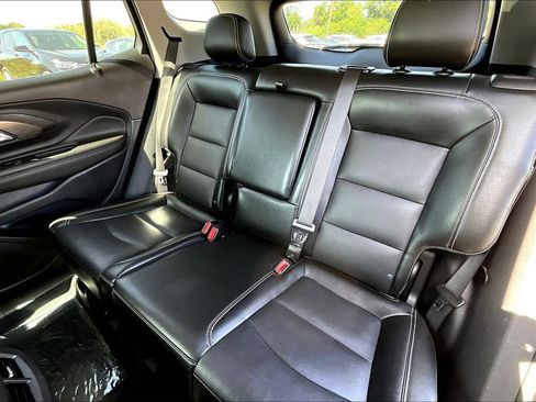 Used 2023 GMC Terrain SLT image 33