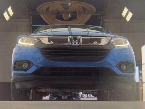 Used 2021 Honda HR-V EX image 3