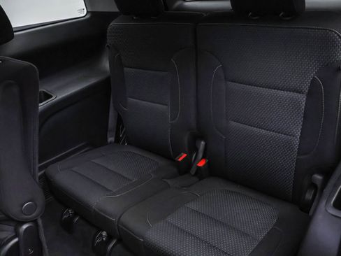 Certified 2023 GMC Acadia SLE w/ Driver Convenience Package image 33