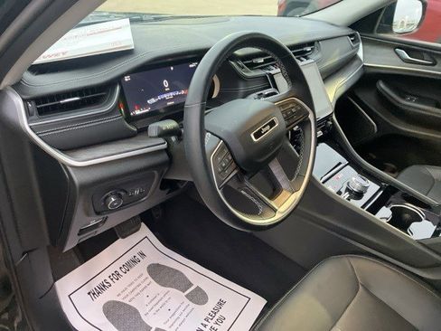 Certified 2022 Jeep Grand Cherokee Limited image 13