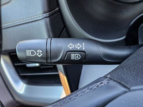 Certified 2024 GMC Terrain SLT image 21