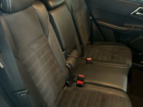 Used 2023 Mitsubishi Outlander SE image 18