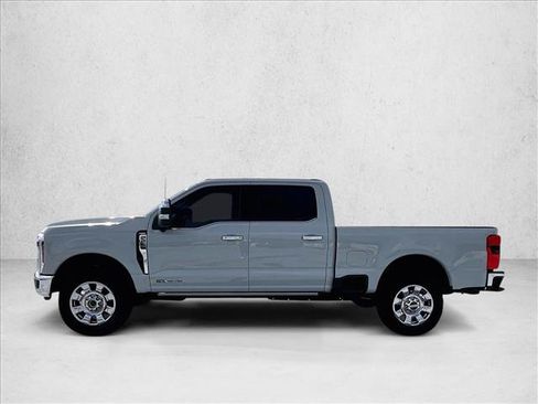 Used 2025 Ford F250 Lariat w/ Lariat Ultimate Package AWD/4WD image 6