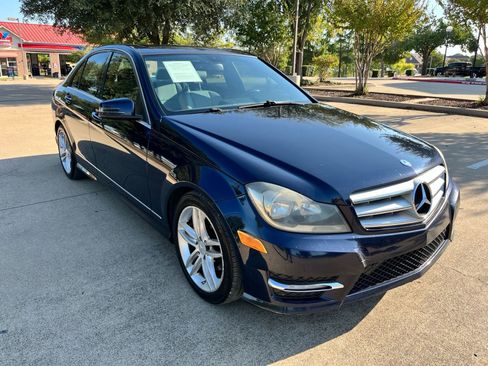 Used 2013 Mercedes-Benz C 250 Sedan image 3