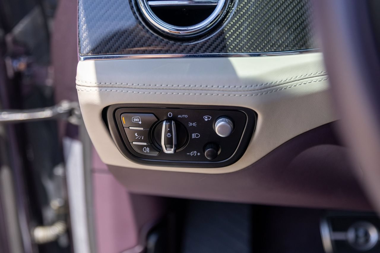 Certified 2023 Bentley Bentayga AWD/4WD image 33