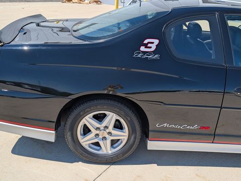 Used 2002 Chevrolet Monte Carlo SS w/ Pace Car Replica Pkg FWD image 32