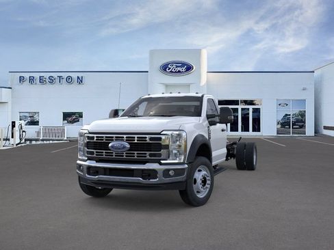 New 2026 Ford F450 XL w/ XL Chrome Package RWD image 2